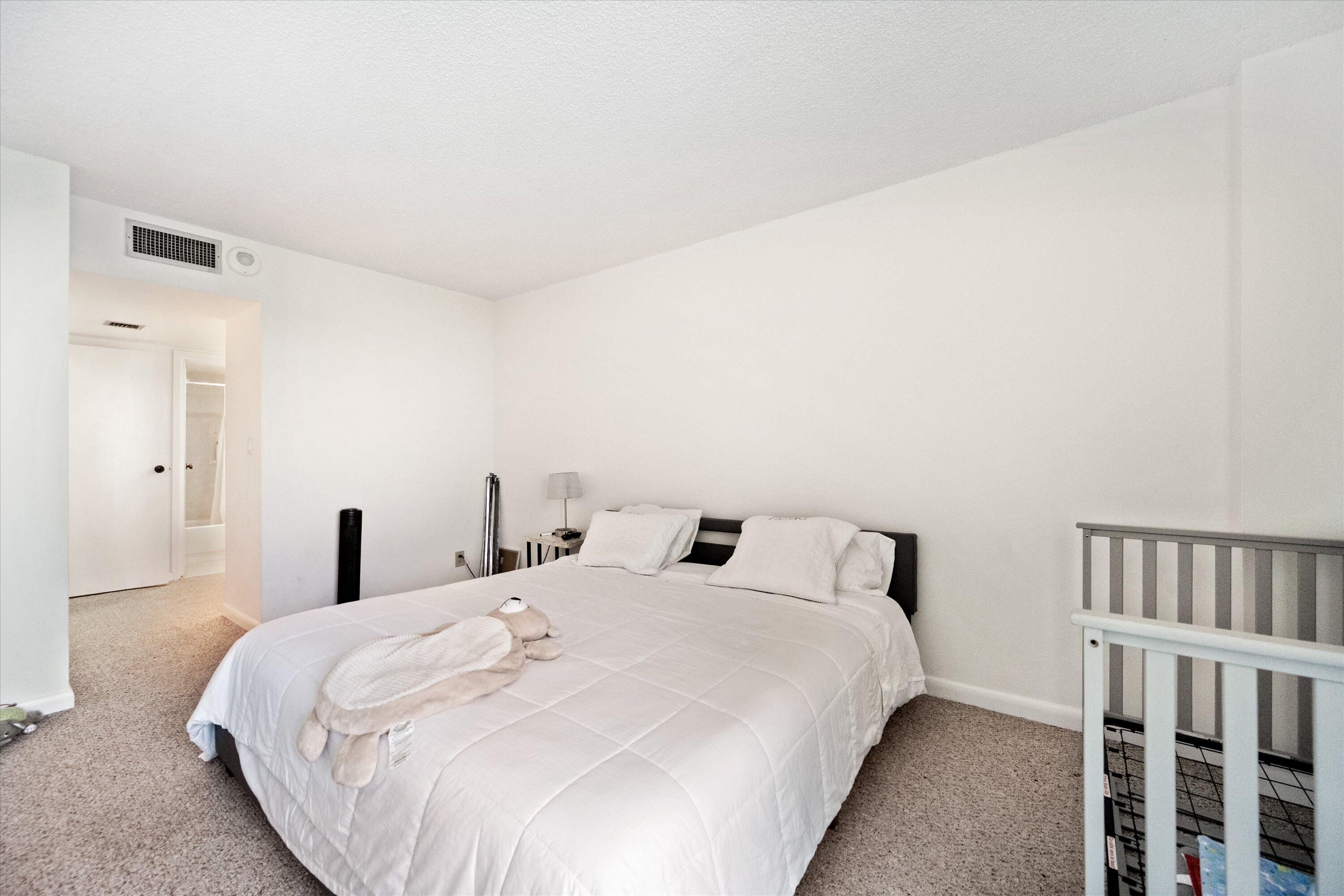 100 Bayview Drive 423