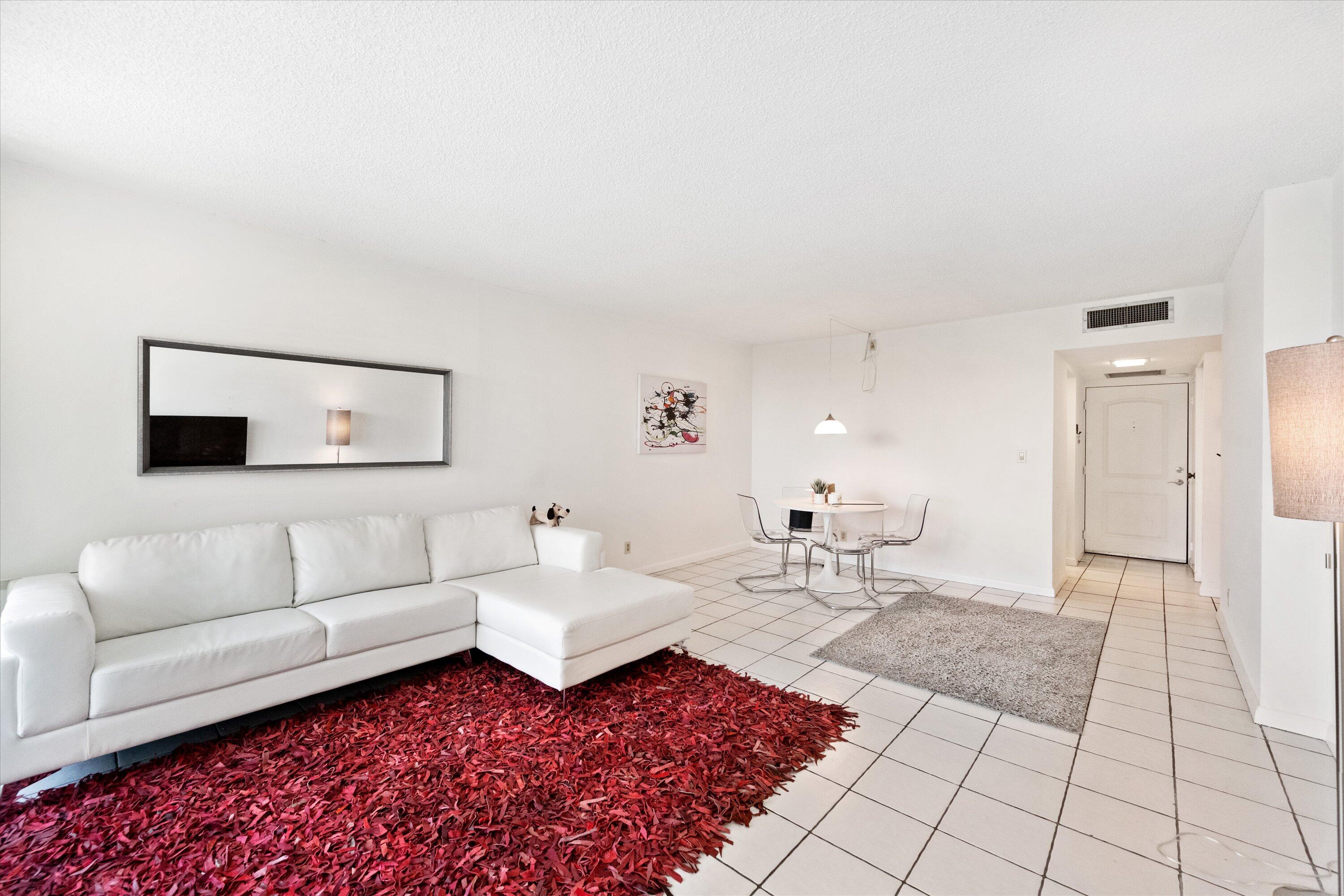 100 Bayview Drive 423