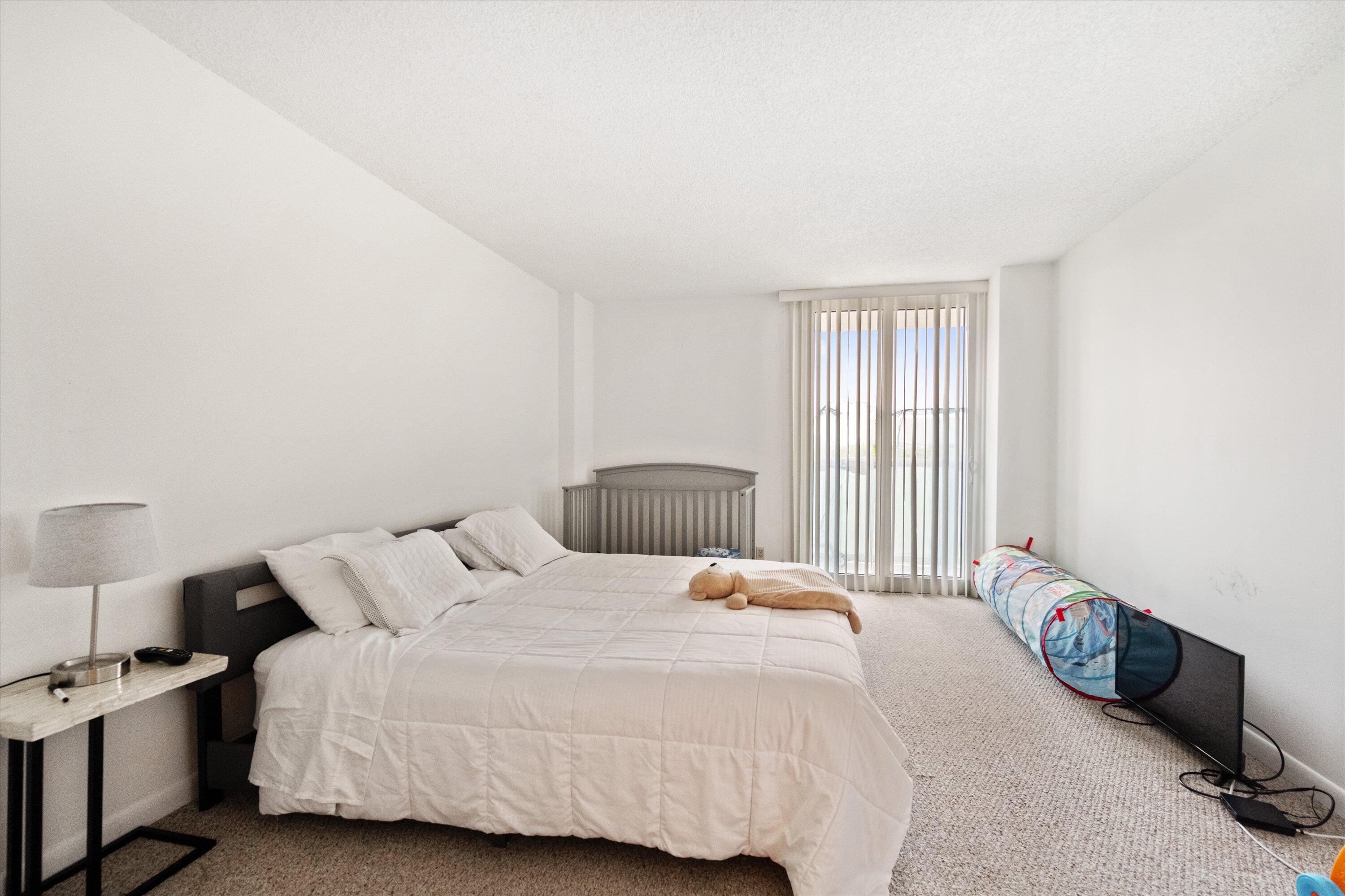 100 Bayview Drive 423