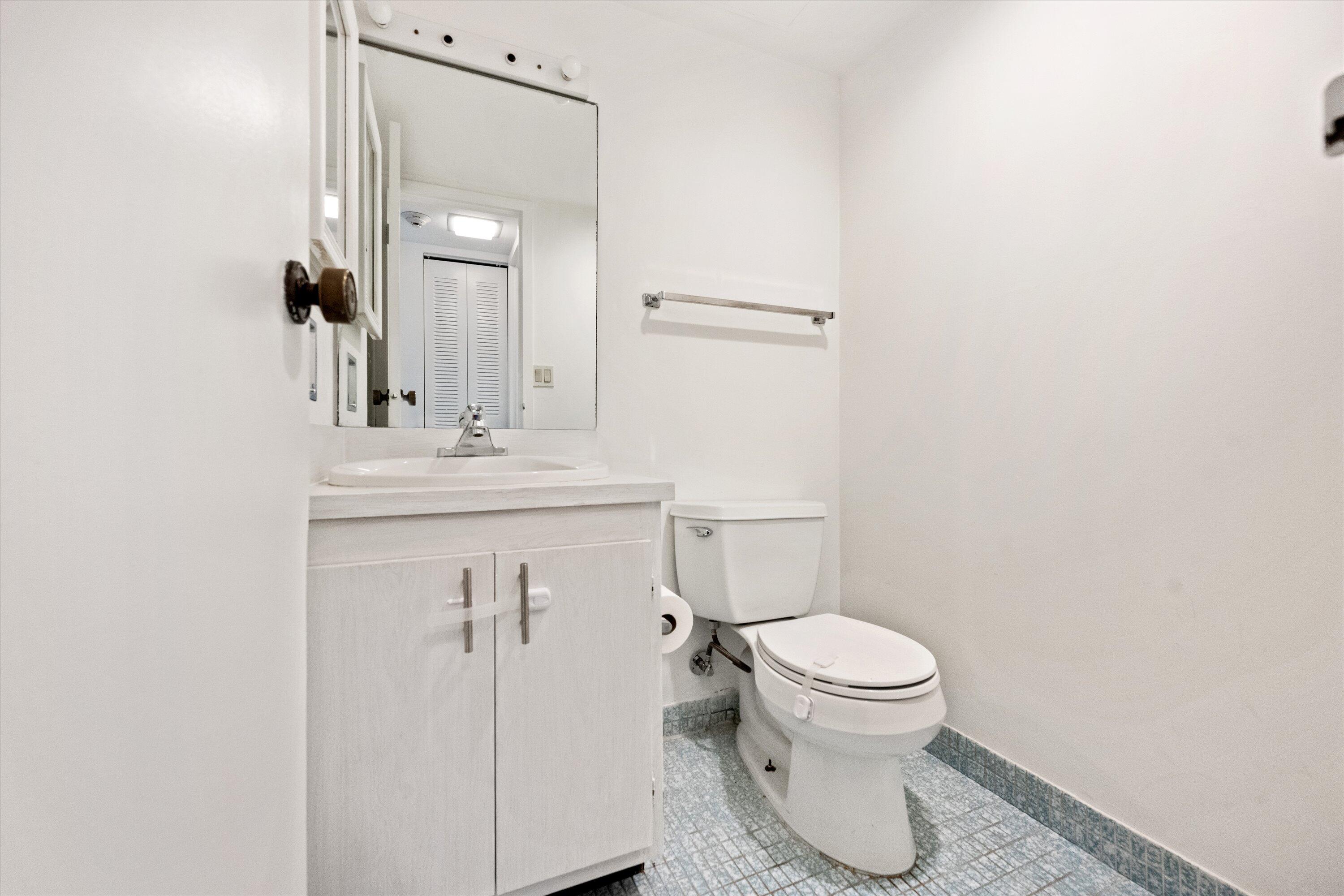 100 Bayview Drive 423