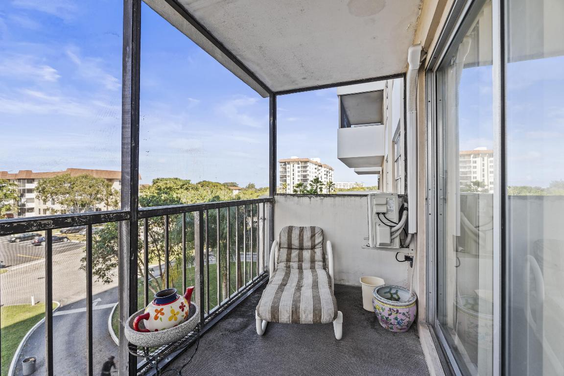 4174 Inverrary Drive 413