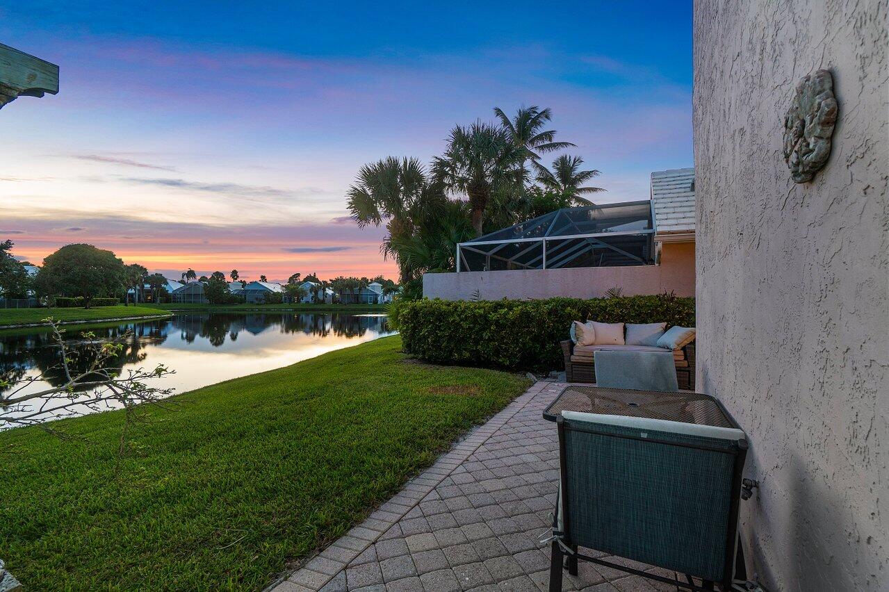 9023 Baybury Lane