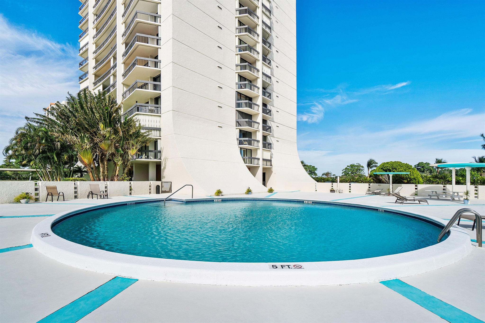 2400 Presidential Way 302