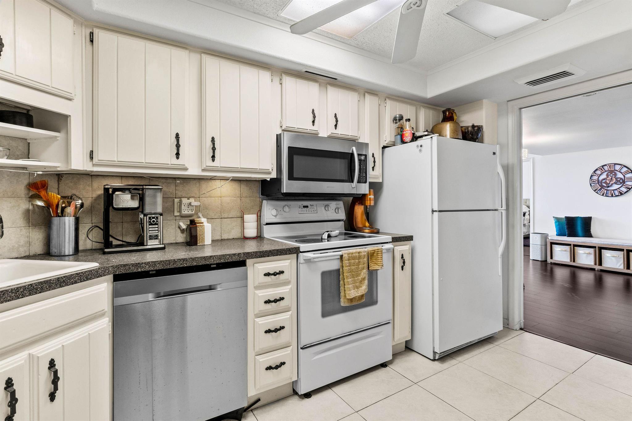 2400 Presidential Way 302