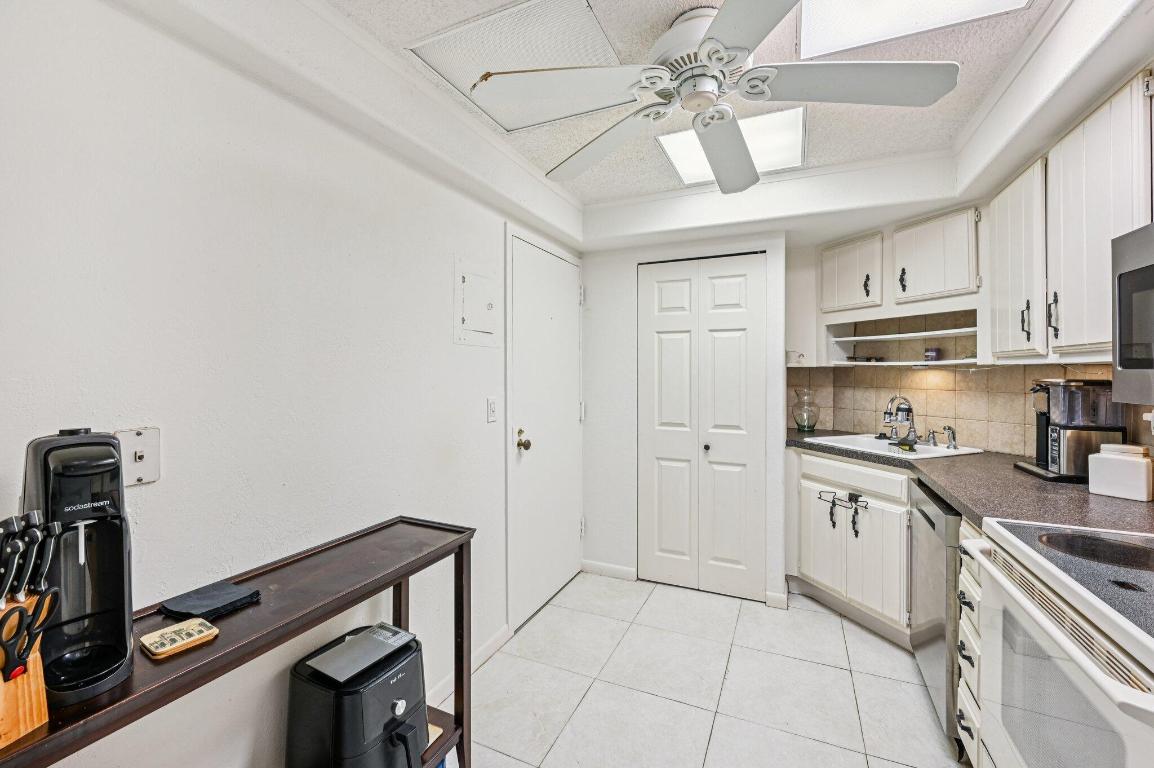 2400 Presidential Way 302