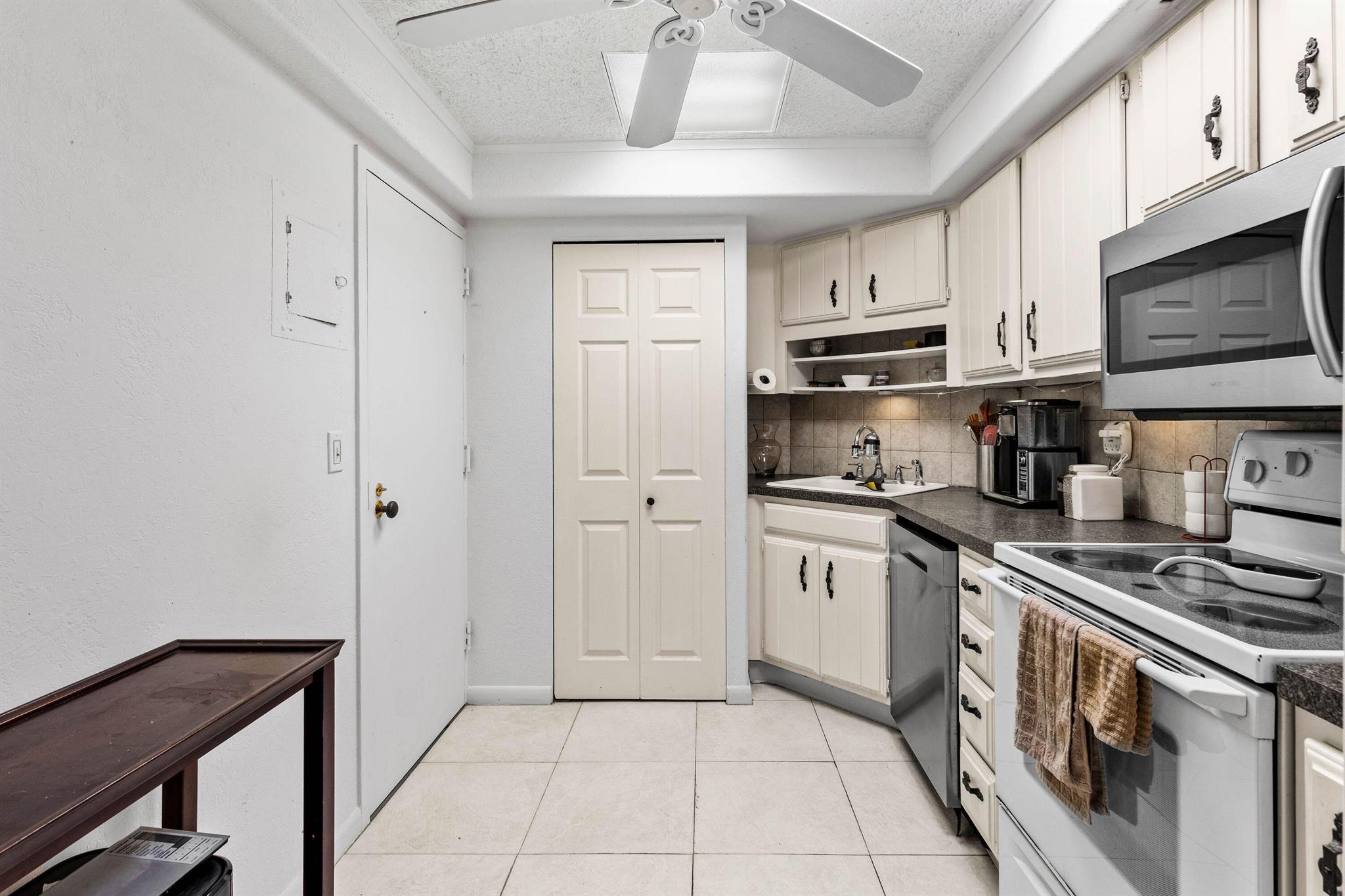 2400 Presidential Way 302