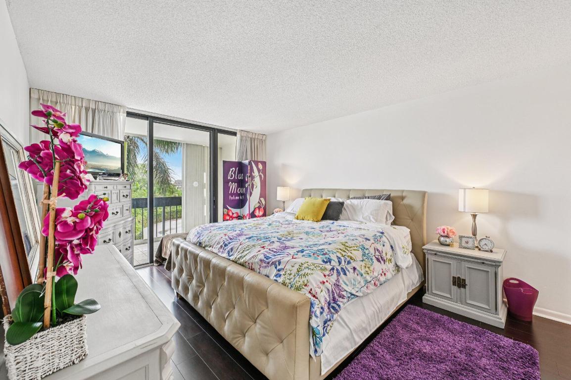 2400 Presidential Way 302