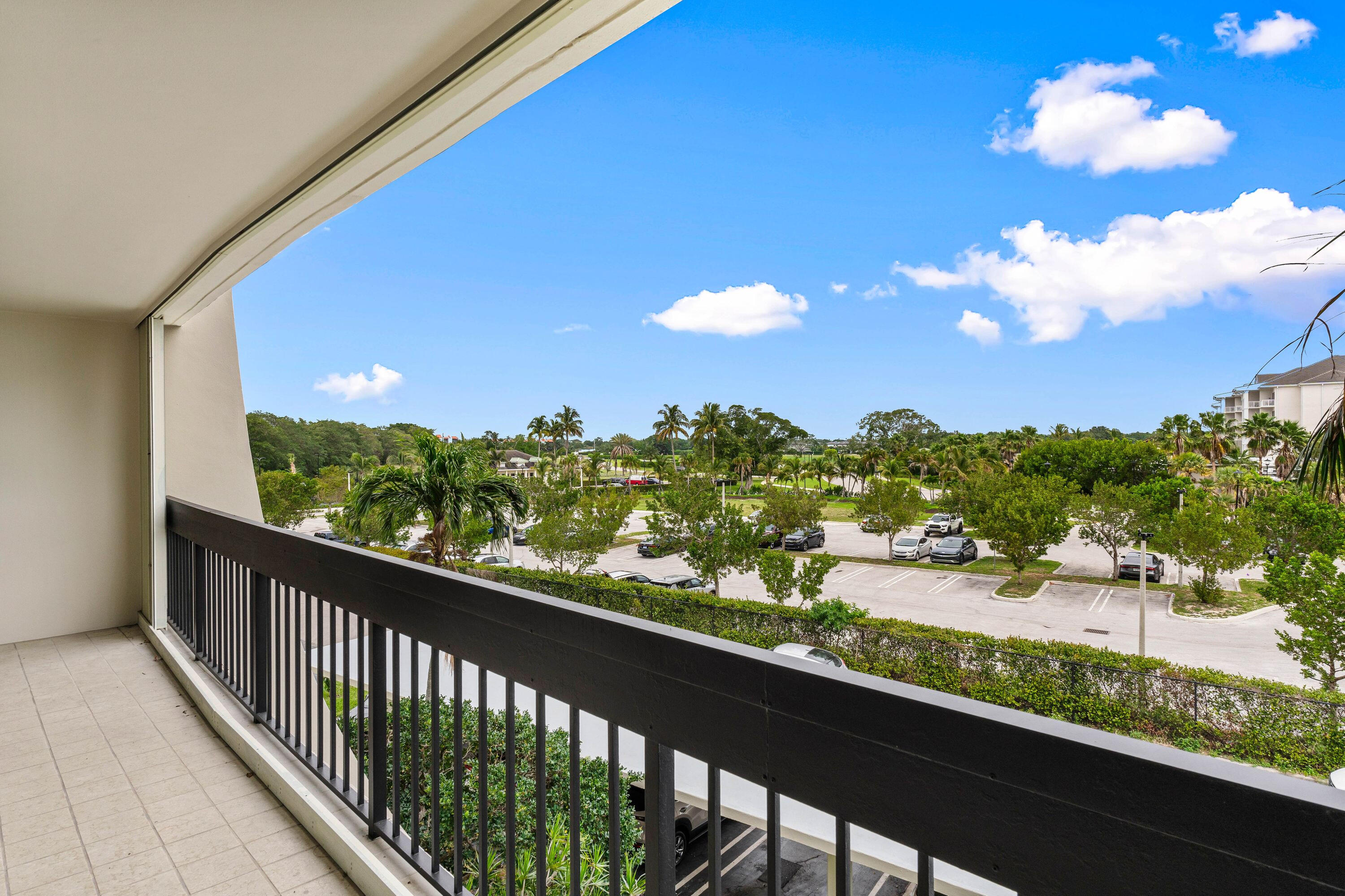 2400 Presidential Way 302