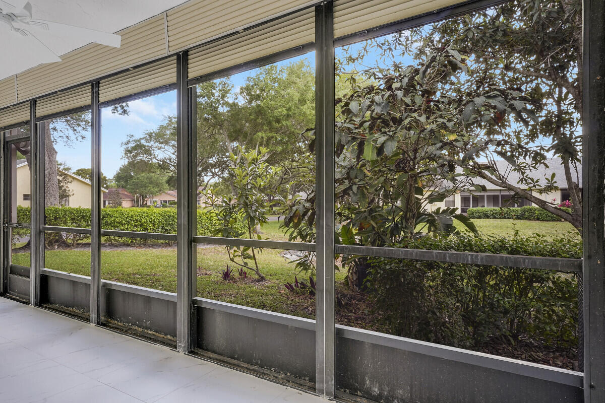 10940 Lake Front Place