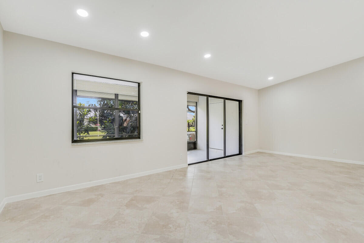 10940 Lake Front Place