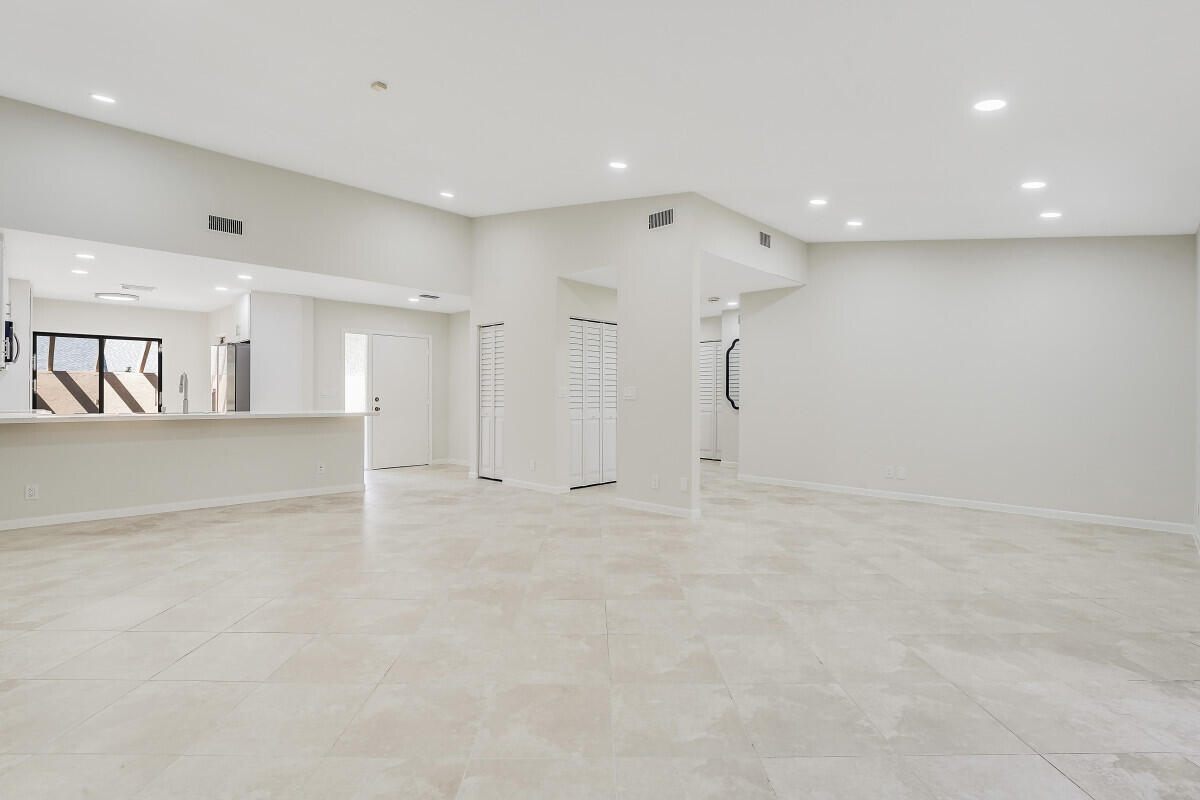 10940 Lake Front Place