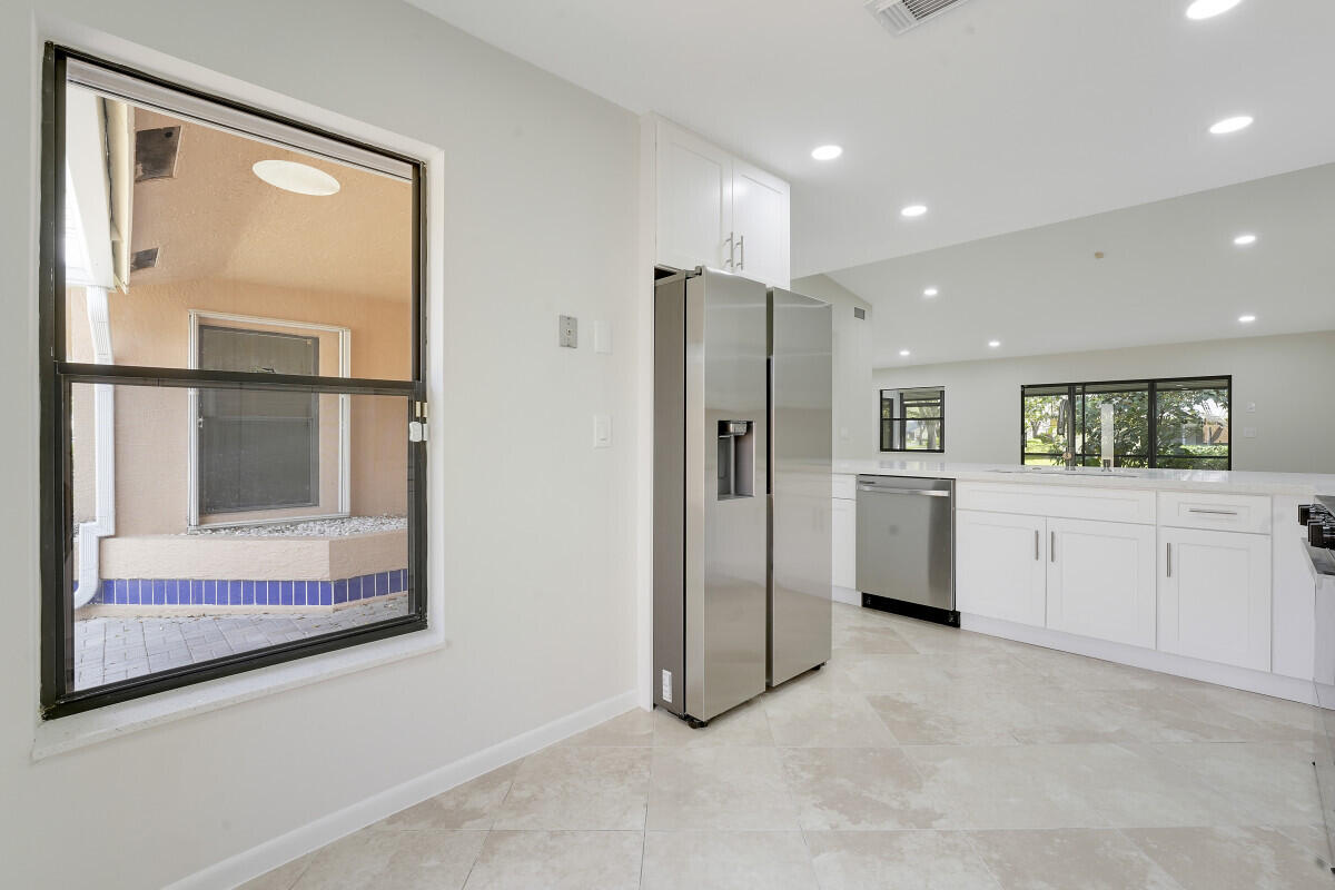 10940 Lake Front Place