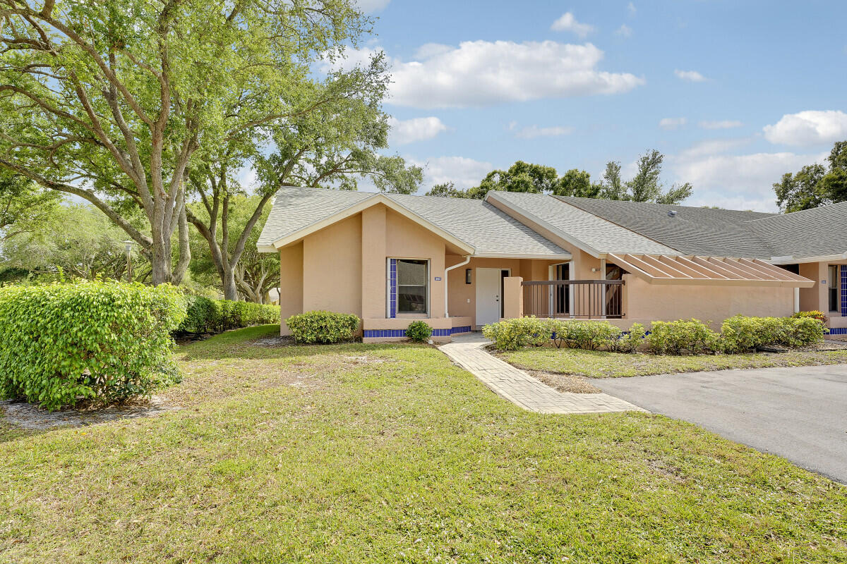 10940 Lake Front Place