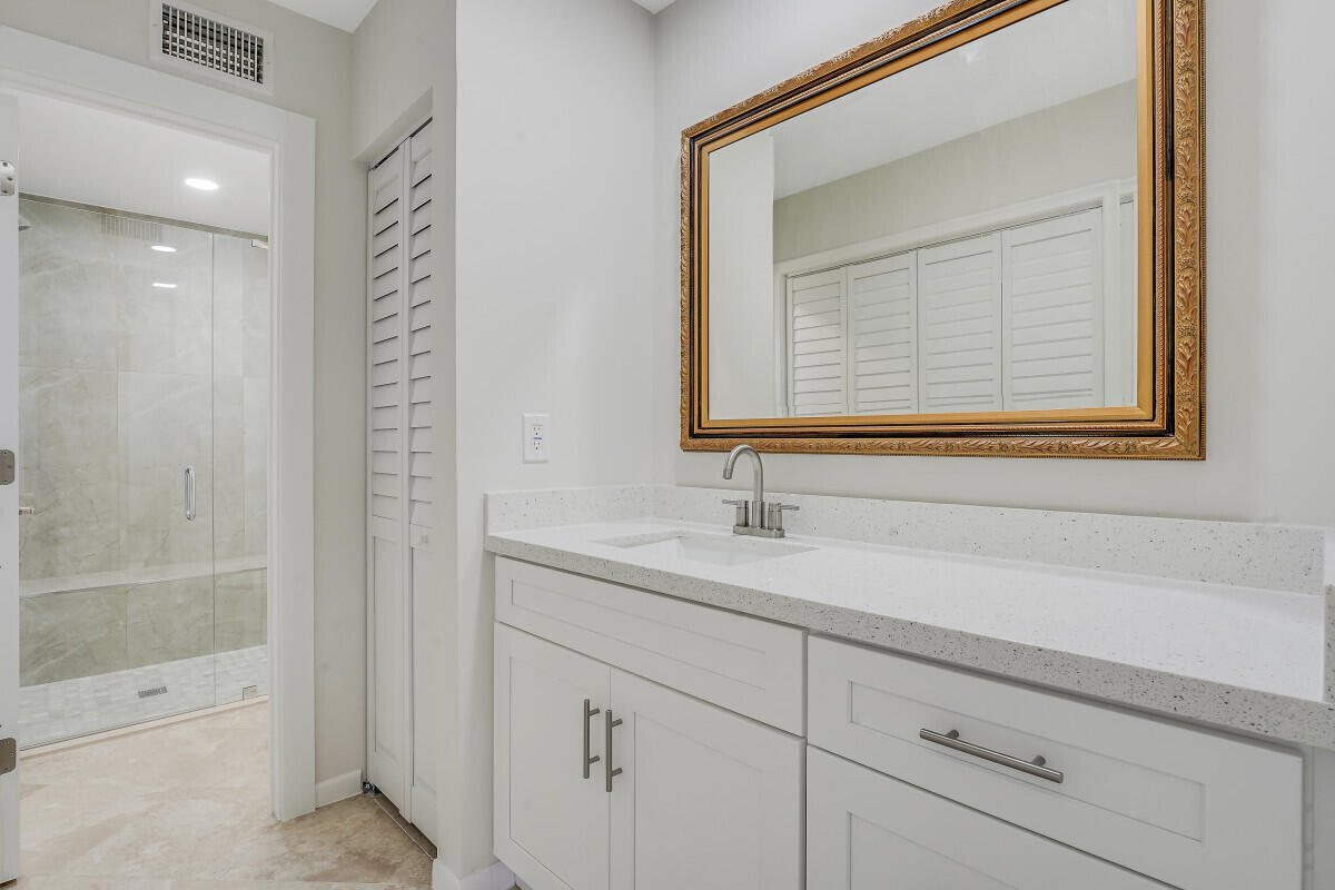 10940 Lake Front Place