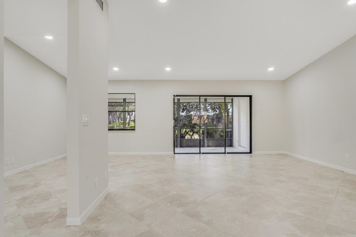 10940 Lake Front Place