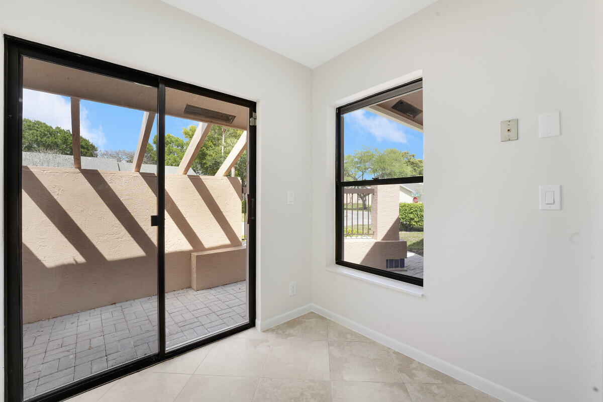 10940 Lake Front Place