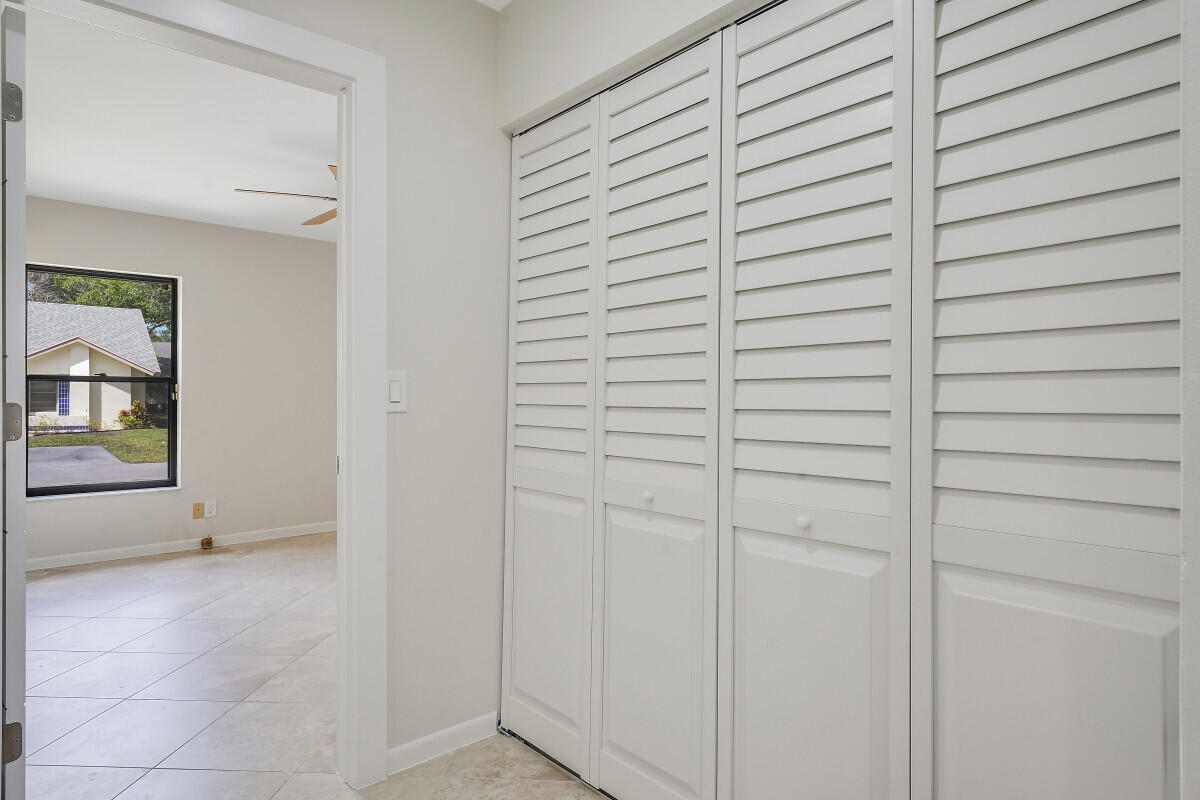 10940 Lake Front Place