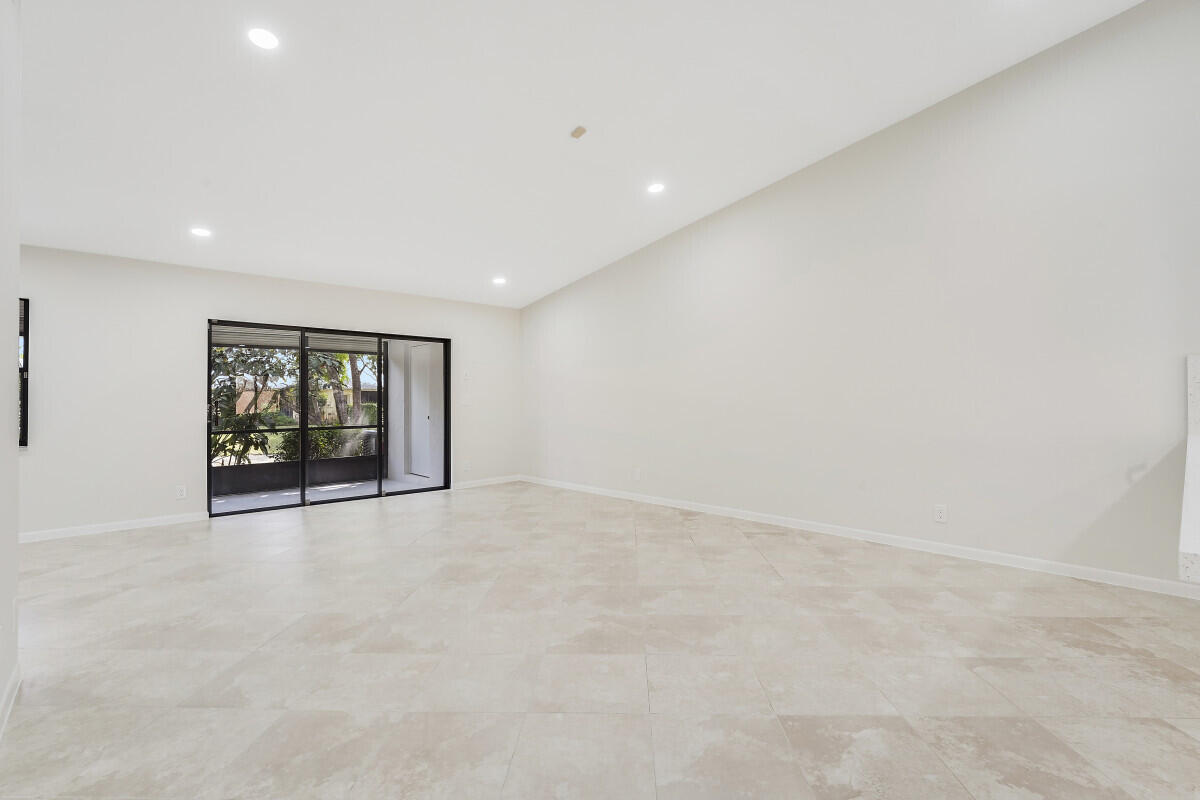 10940 Lake Front Place