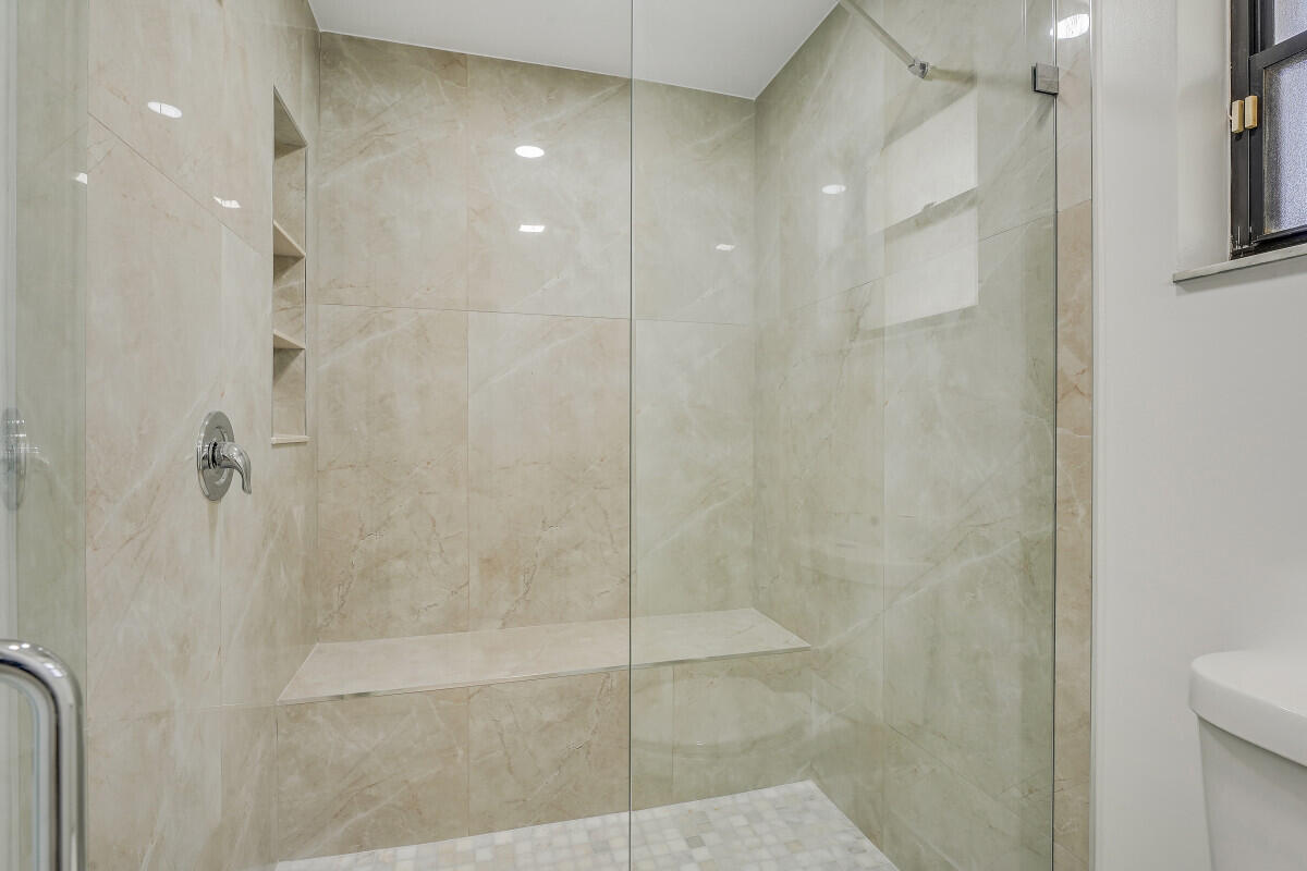 10940 Lake Front Place