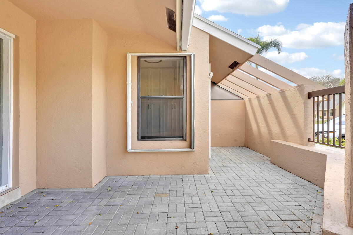 10940 Lake Front Place