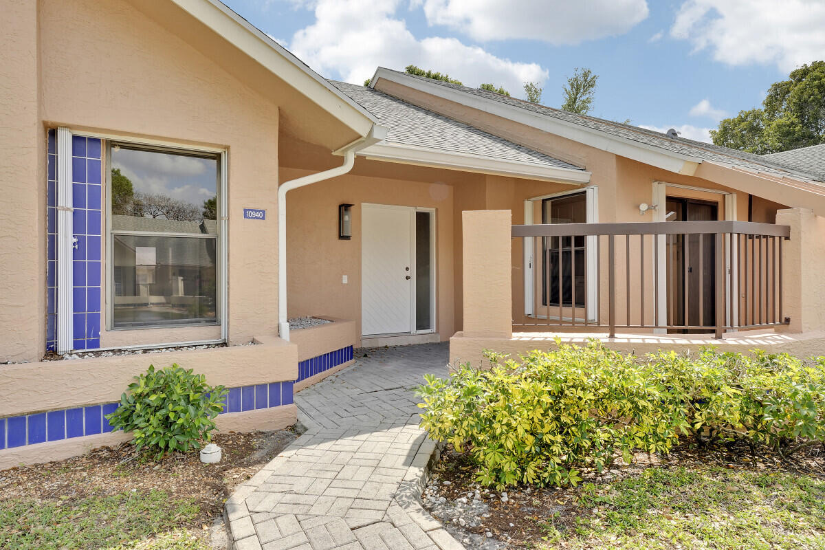 10940 Lake Front Place