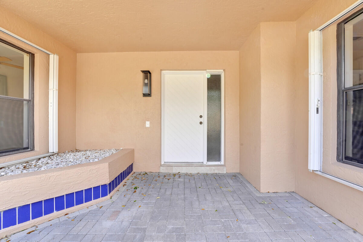 10940 Lake Front Place