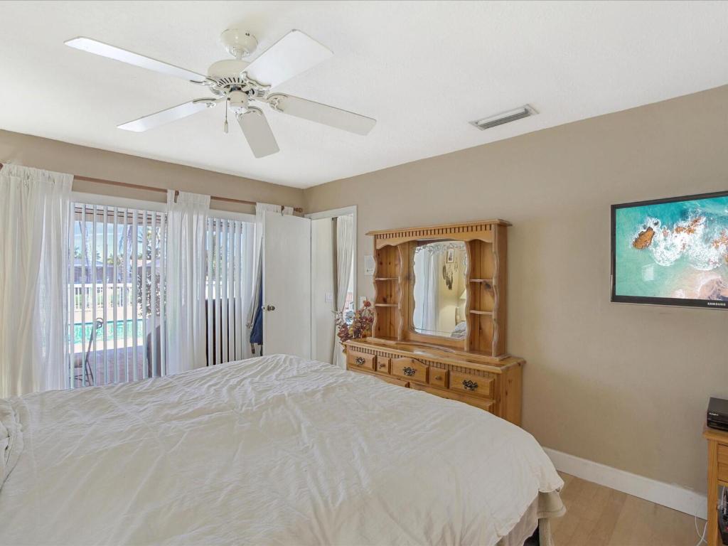 11455 NW 41st Street