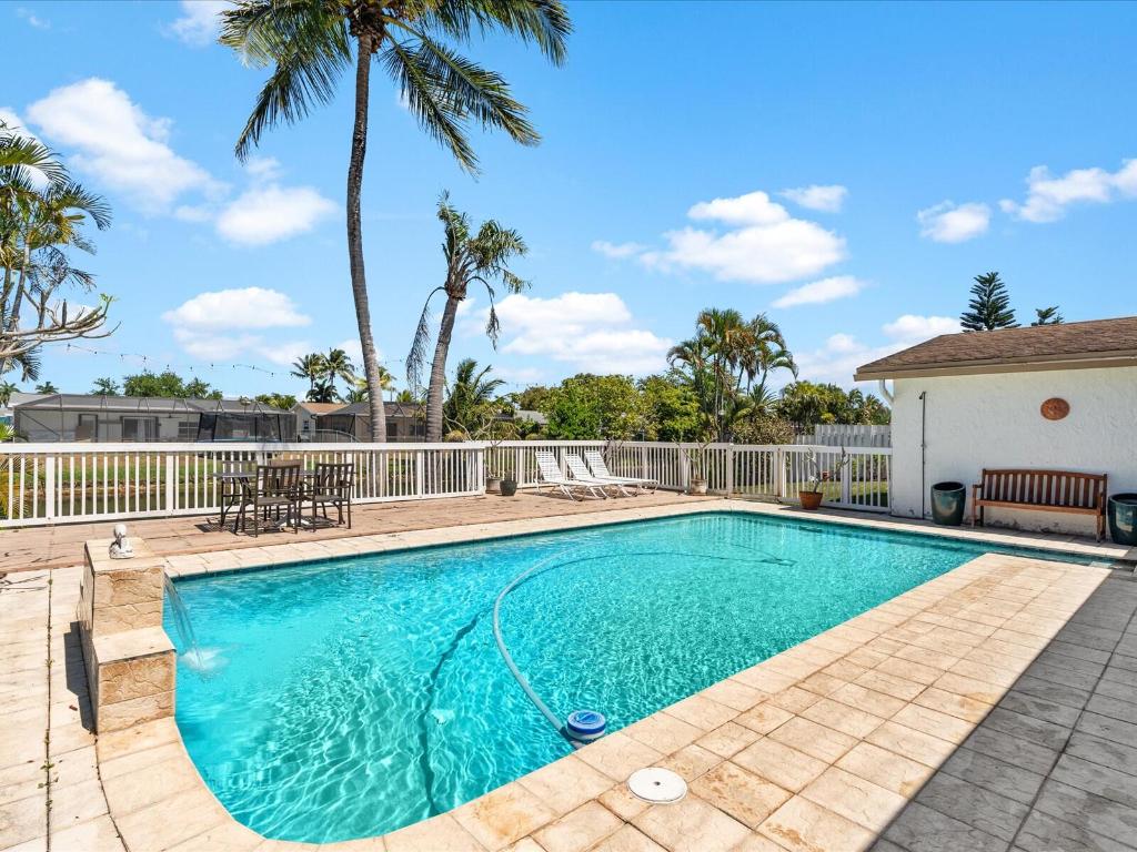 11455 NW 41st Street