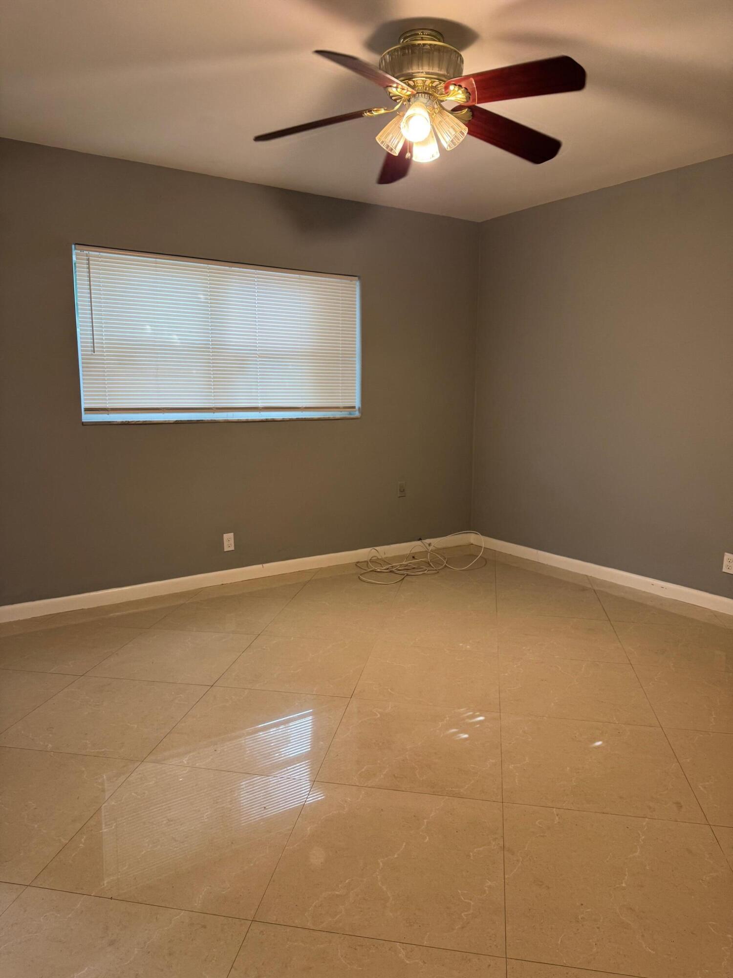 11050 NW 36th Street 1-2