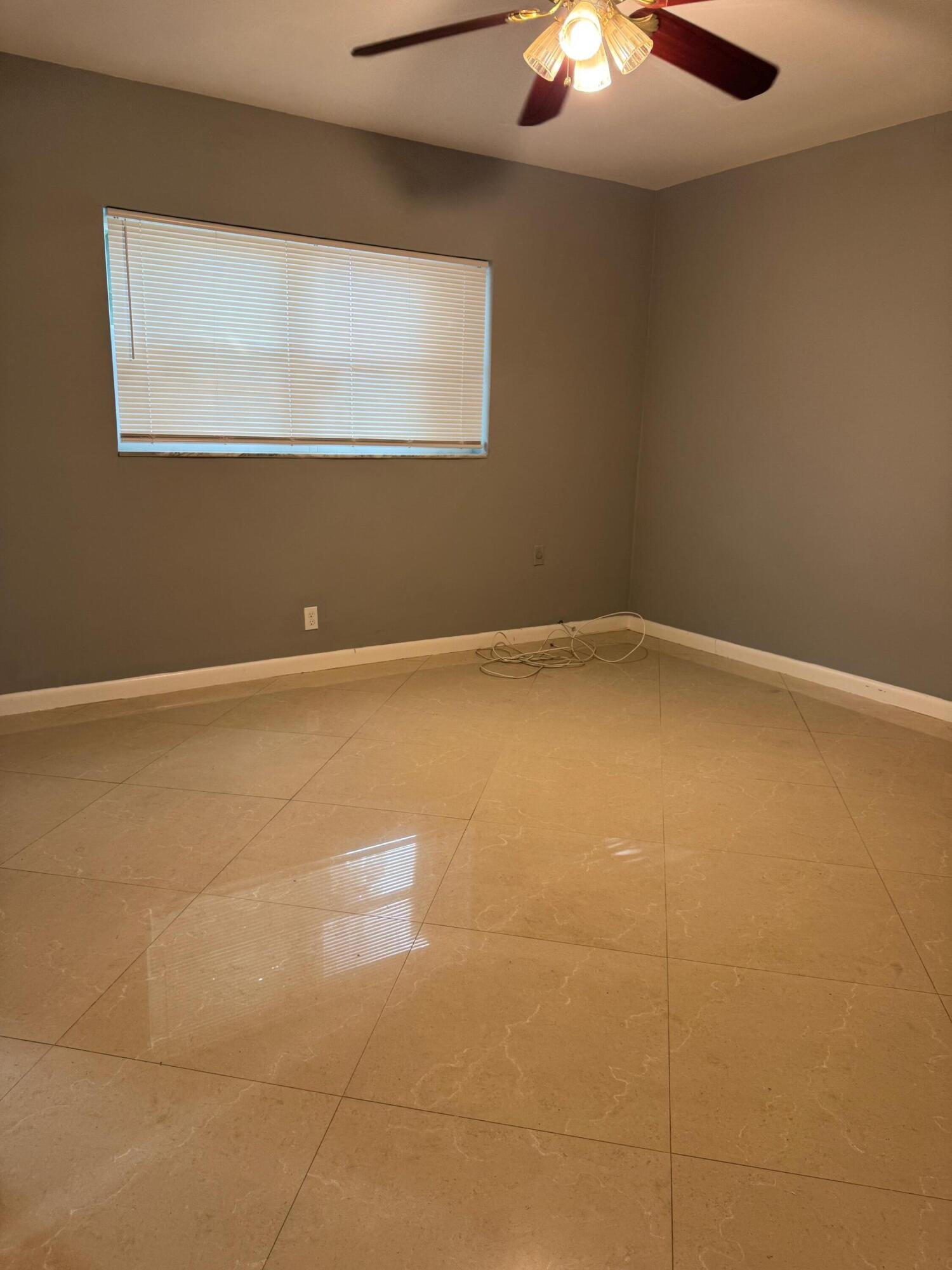 11050 NW 36th Street 1-2