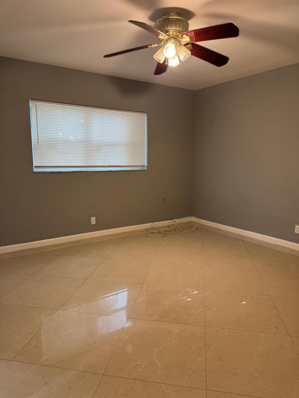 11050 NW 36th Street 1-2