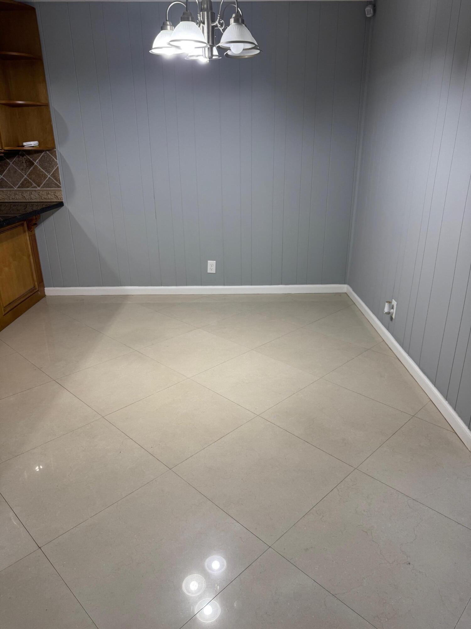 11050 NW 36th Street 1-2