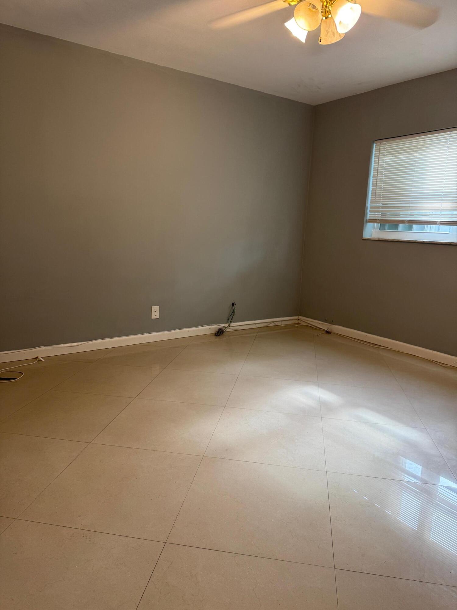 11050 NW 36th Street 1-2