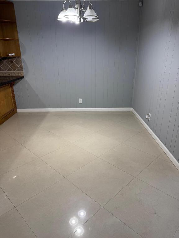 11050 NW 36th Street 1-2