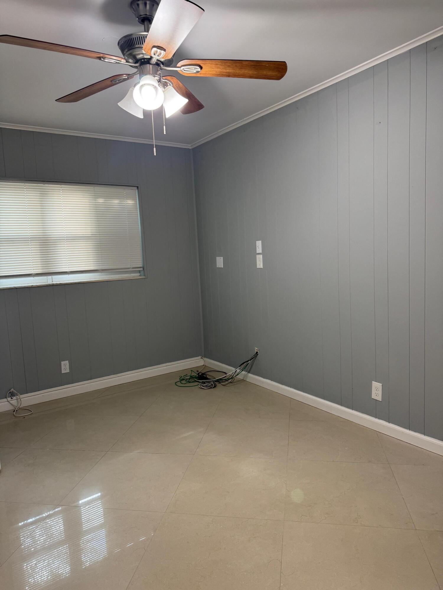 11050 NW 36th Street 1-2