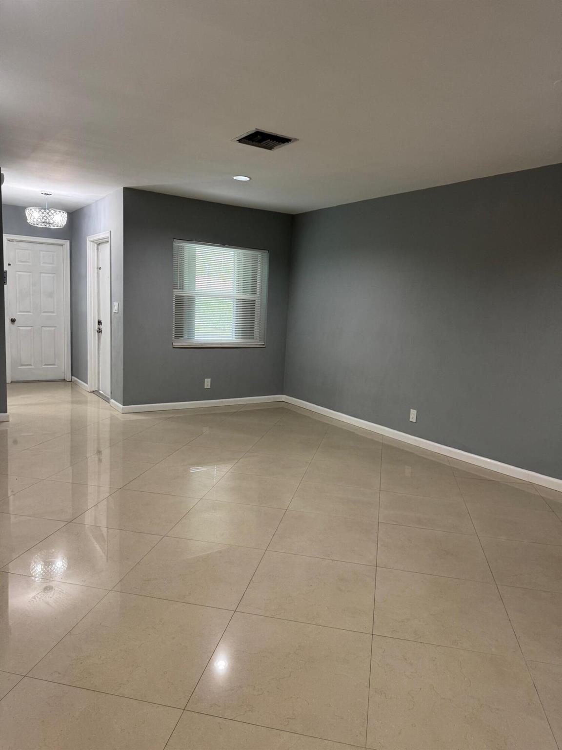 11050 NW 36th Street 1-2