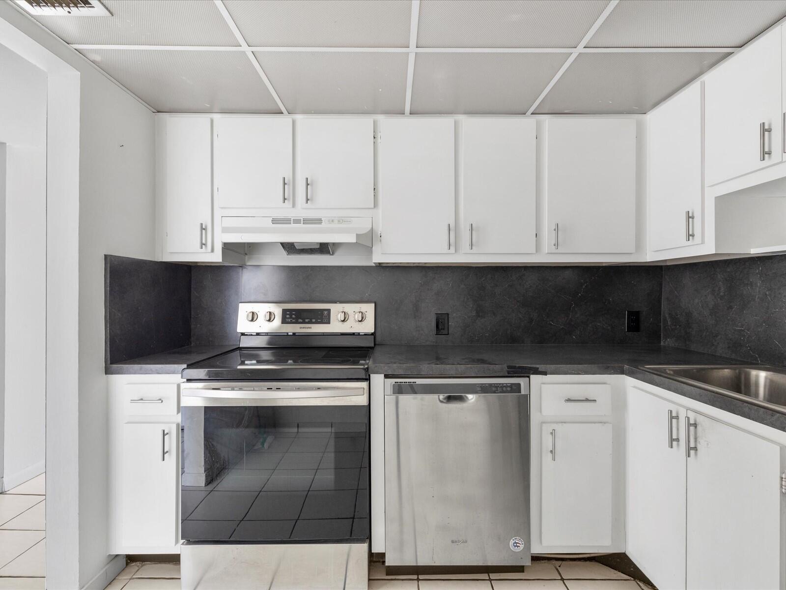 100 Bayview Drive 423