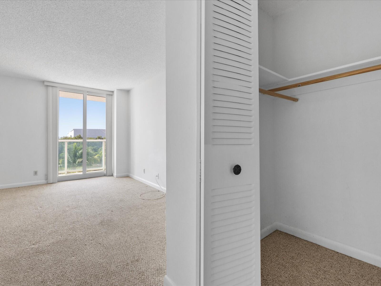 100 Bayview Drive 423