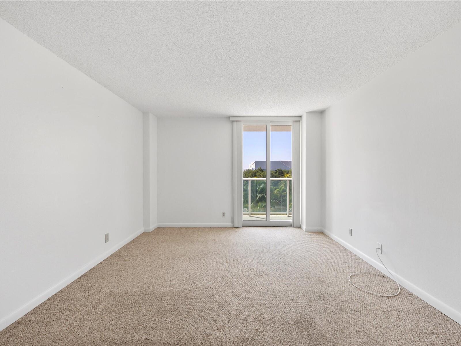 100 Bayview Drive 423