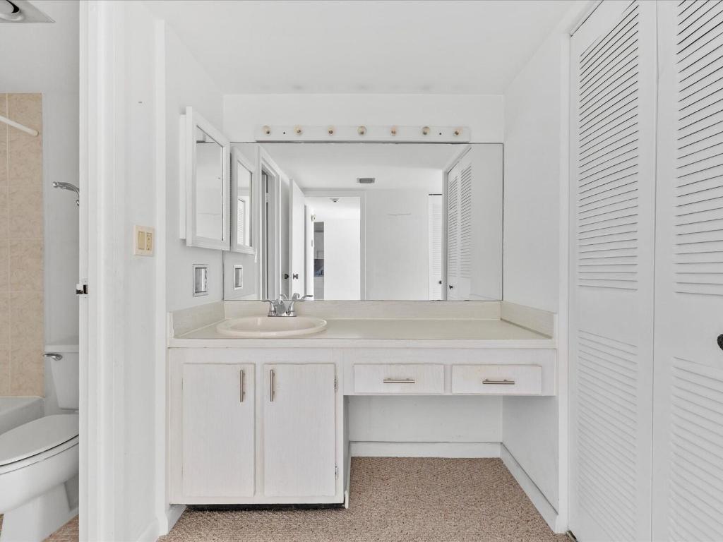 100 Bayview Drive 423