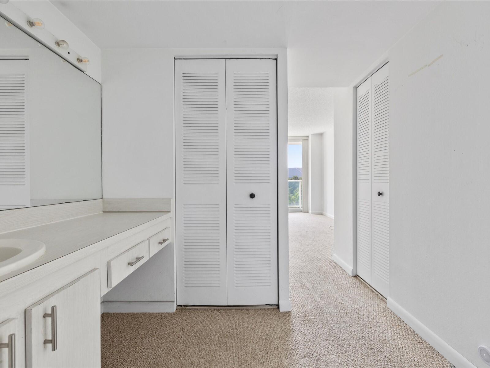 100 Bayview Drive 423