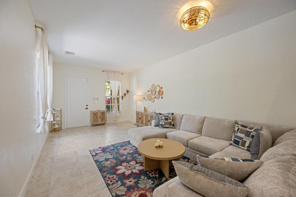 2805 Eagle Rock Circle 4