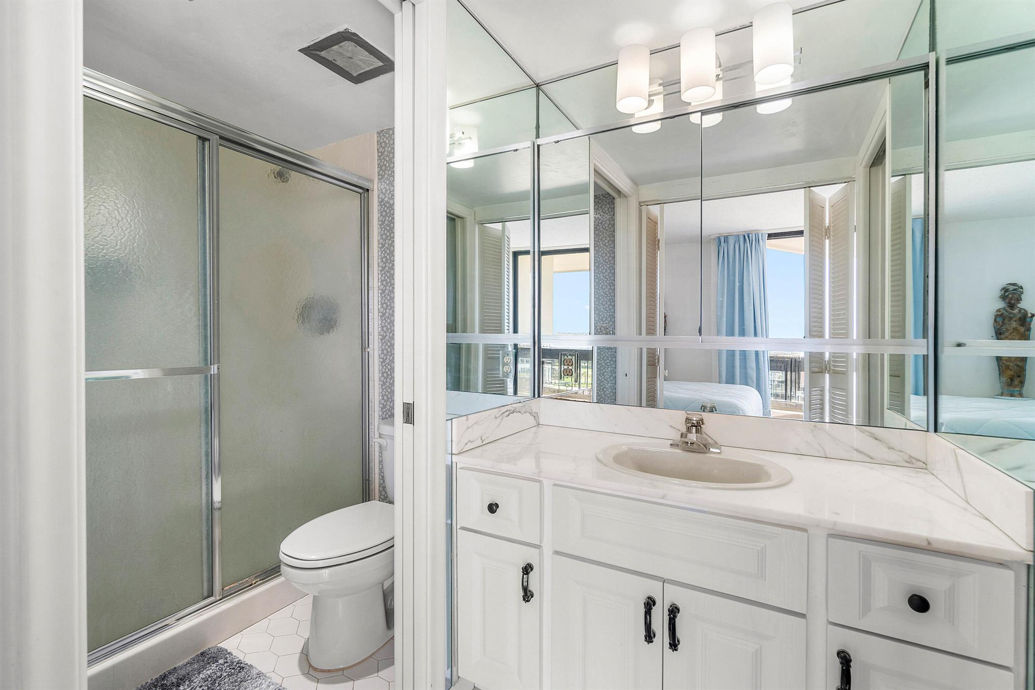 2400 Presidential Way 903