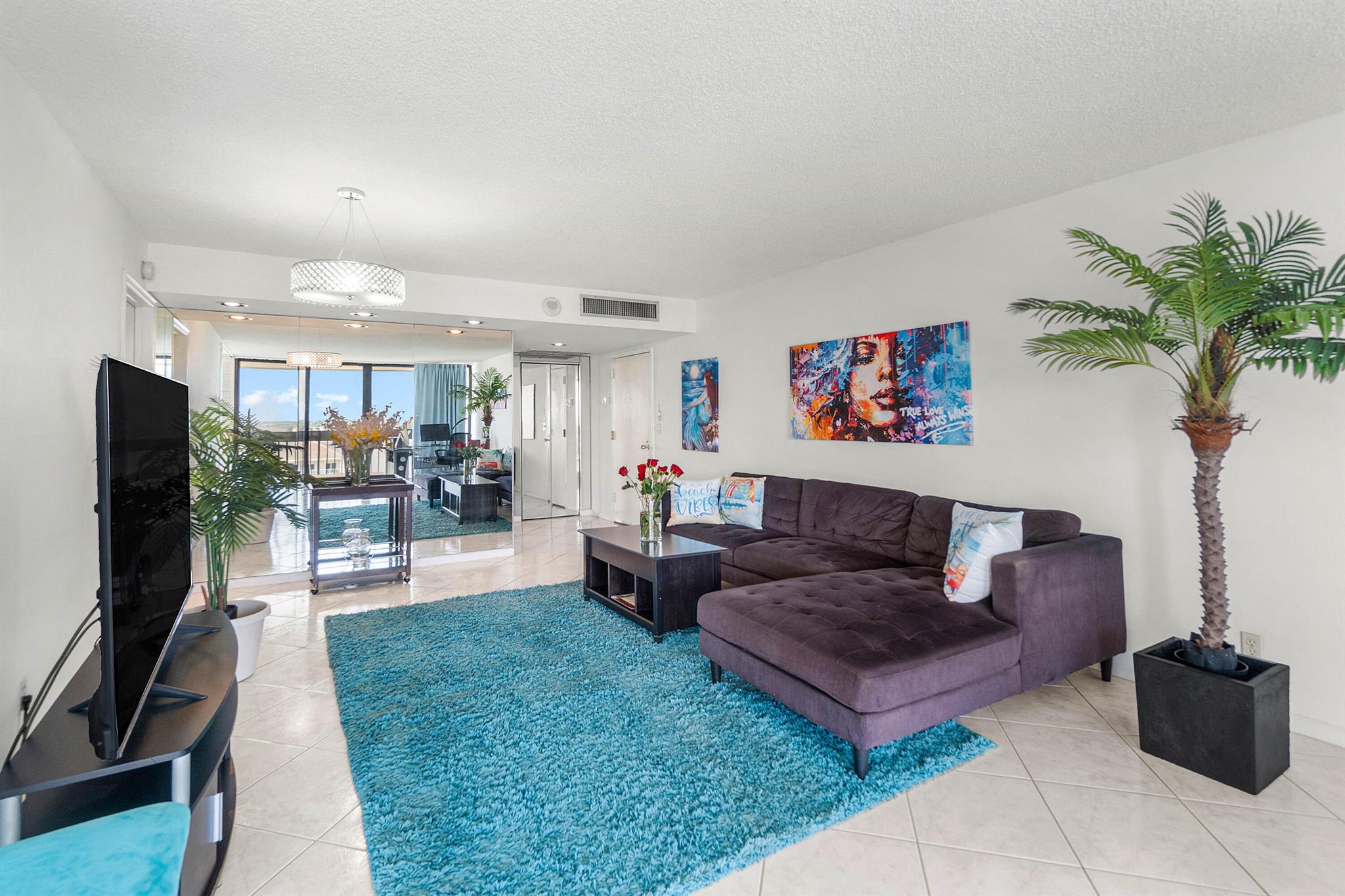 2400 Presidential Way 903