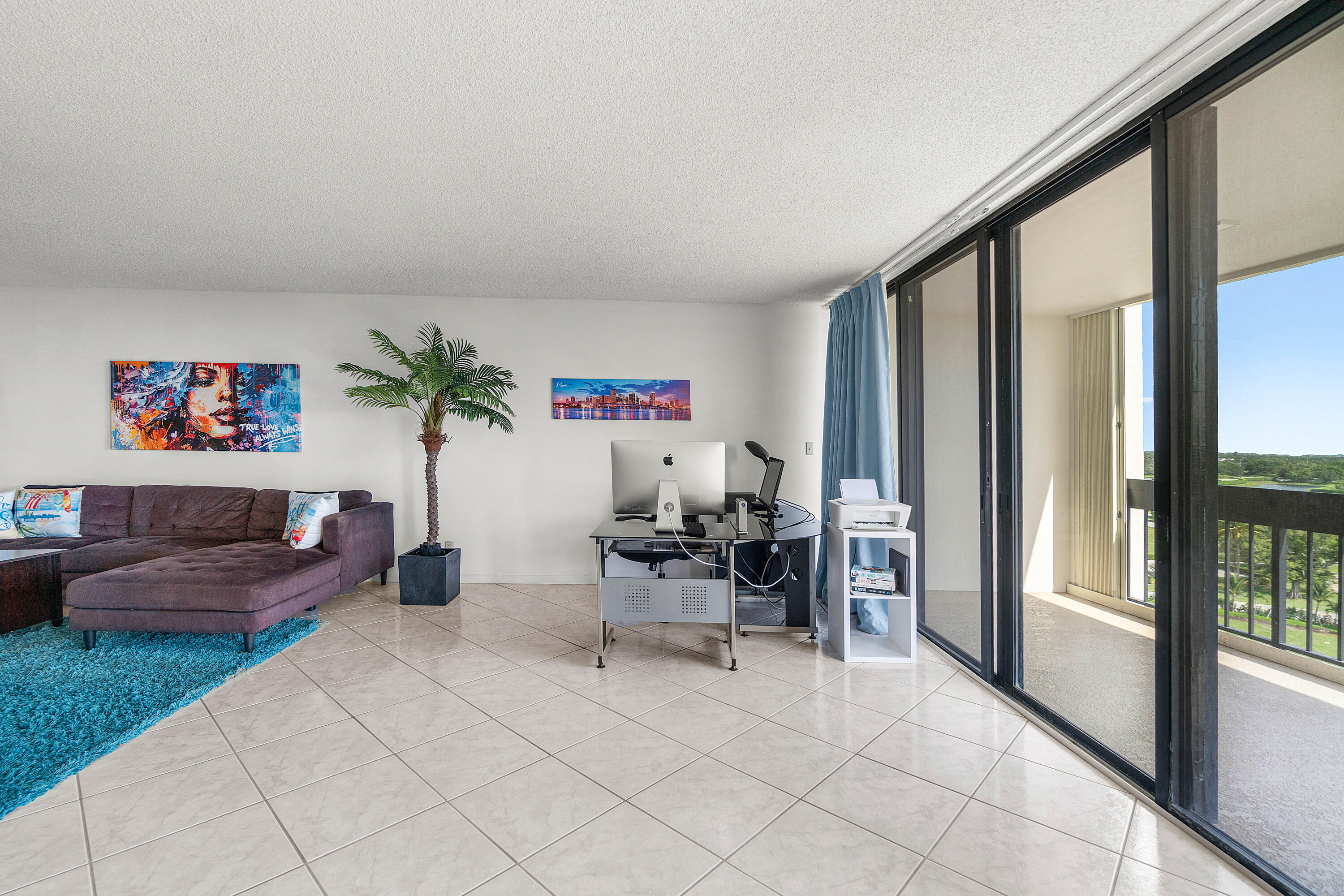 2400 Presidential Way 903