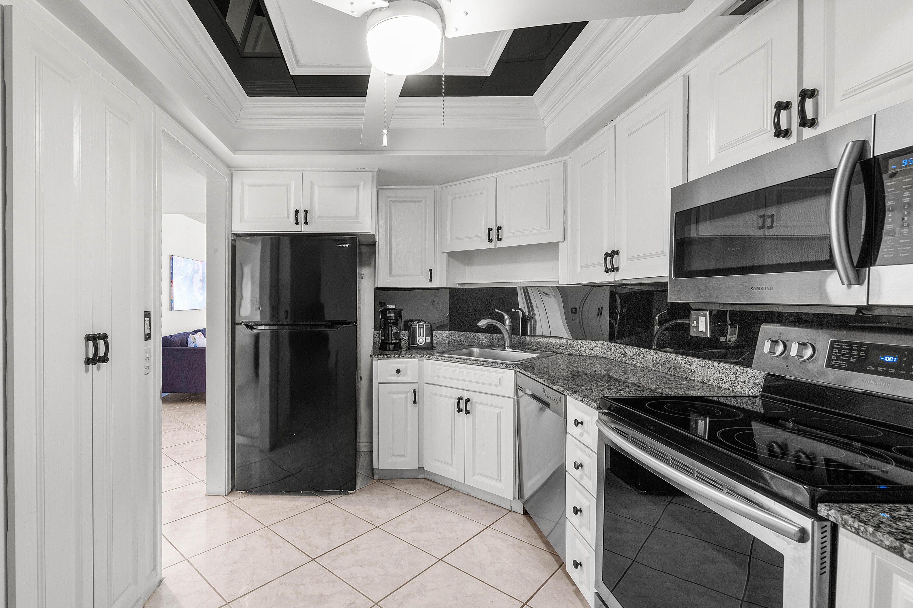 2400 Presidential Way 903