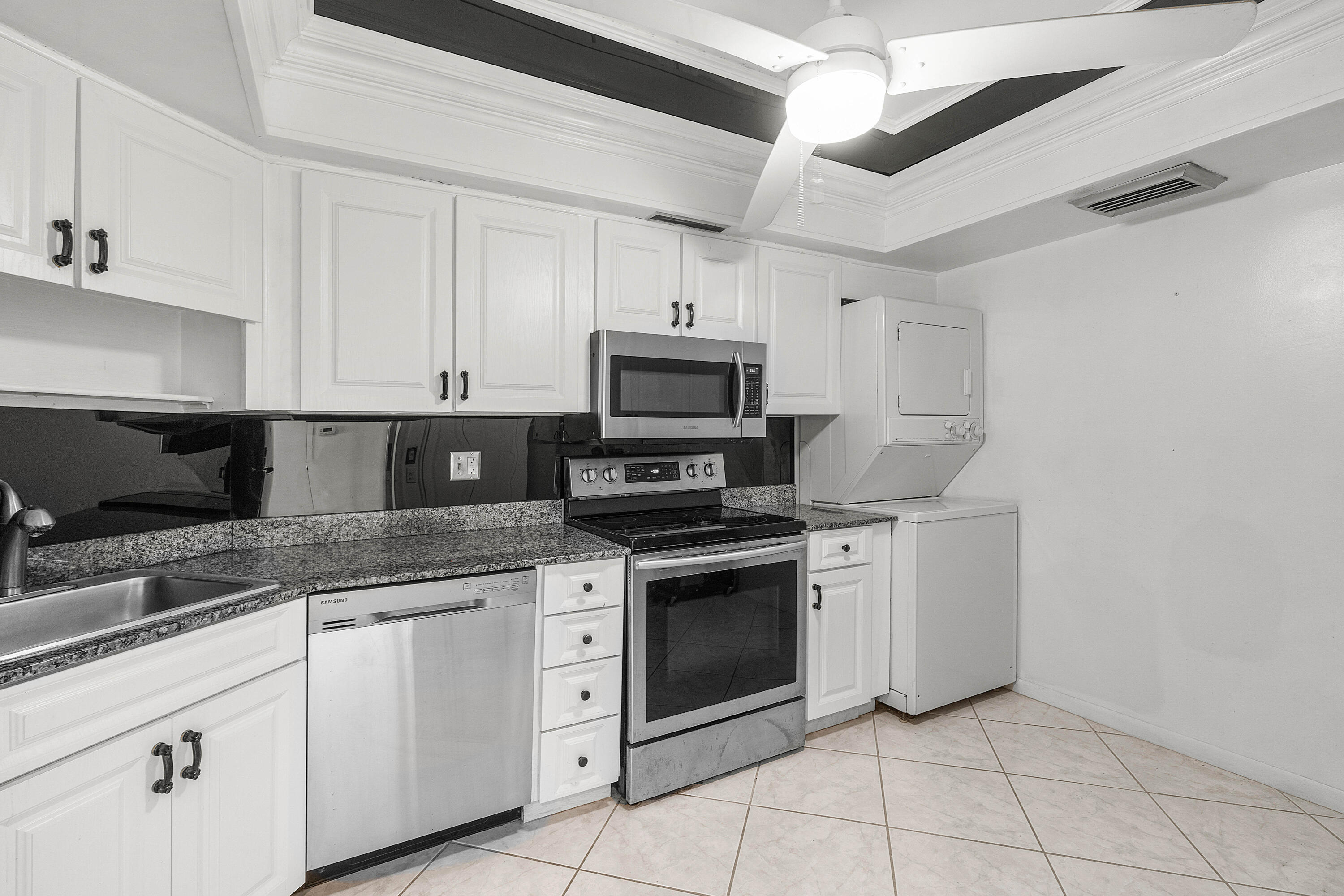 2400 Presidential Way 903