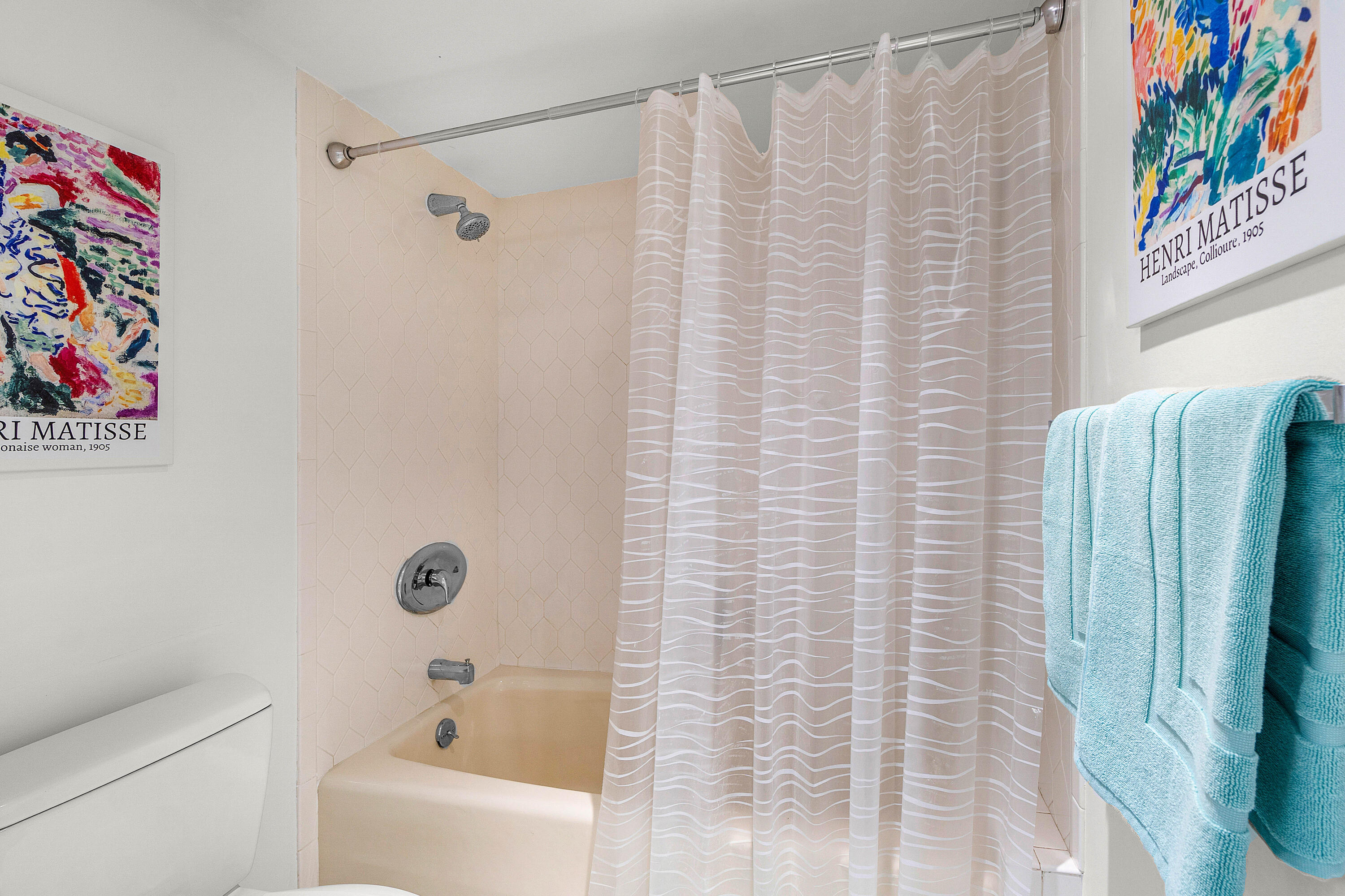 2400 Presidential Way 903