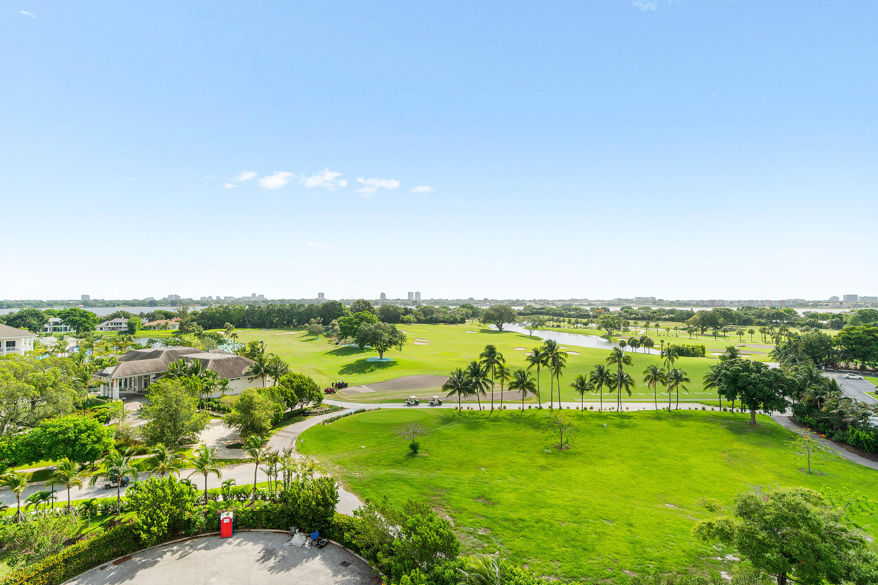 2400 Presidential Way 903