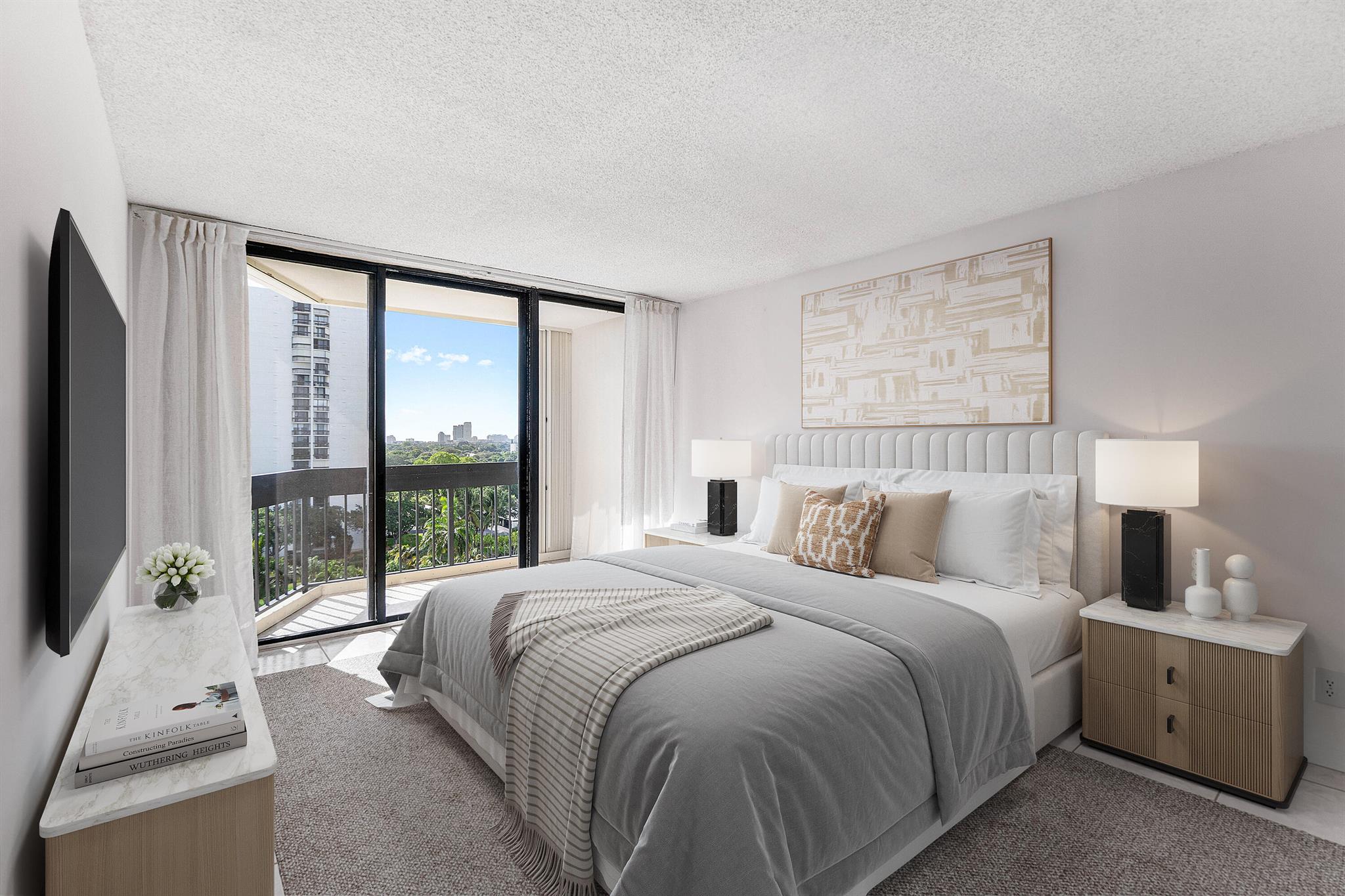 2400 Presidential Way 903